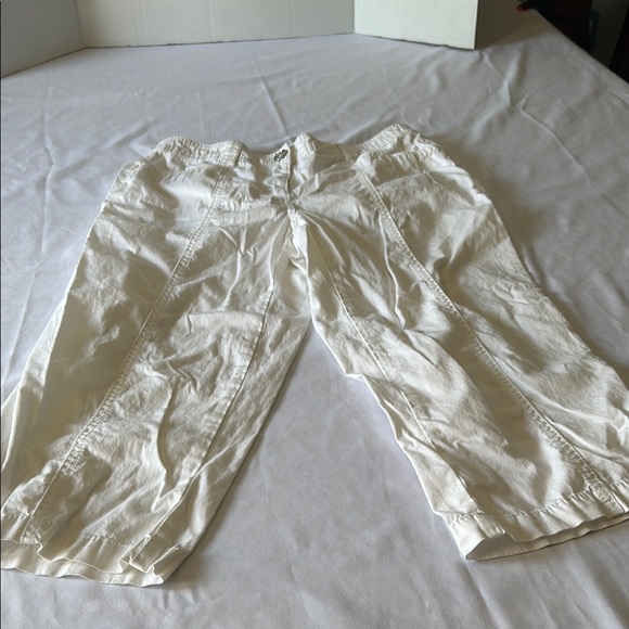 JM Collection White Ankle Pants - Picture 1 of 7